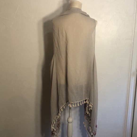 🆕 Justin & Taylor Ruana Series Colors Gray Cream Red Pink with Rust Flor… - Picture 6 of 8